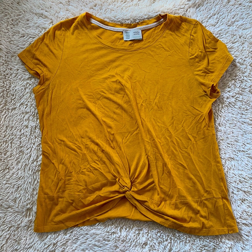 Yellow Anthropology tee 💛